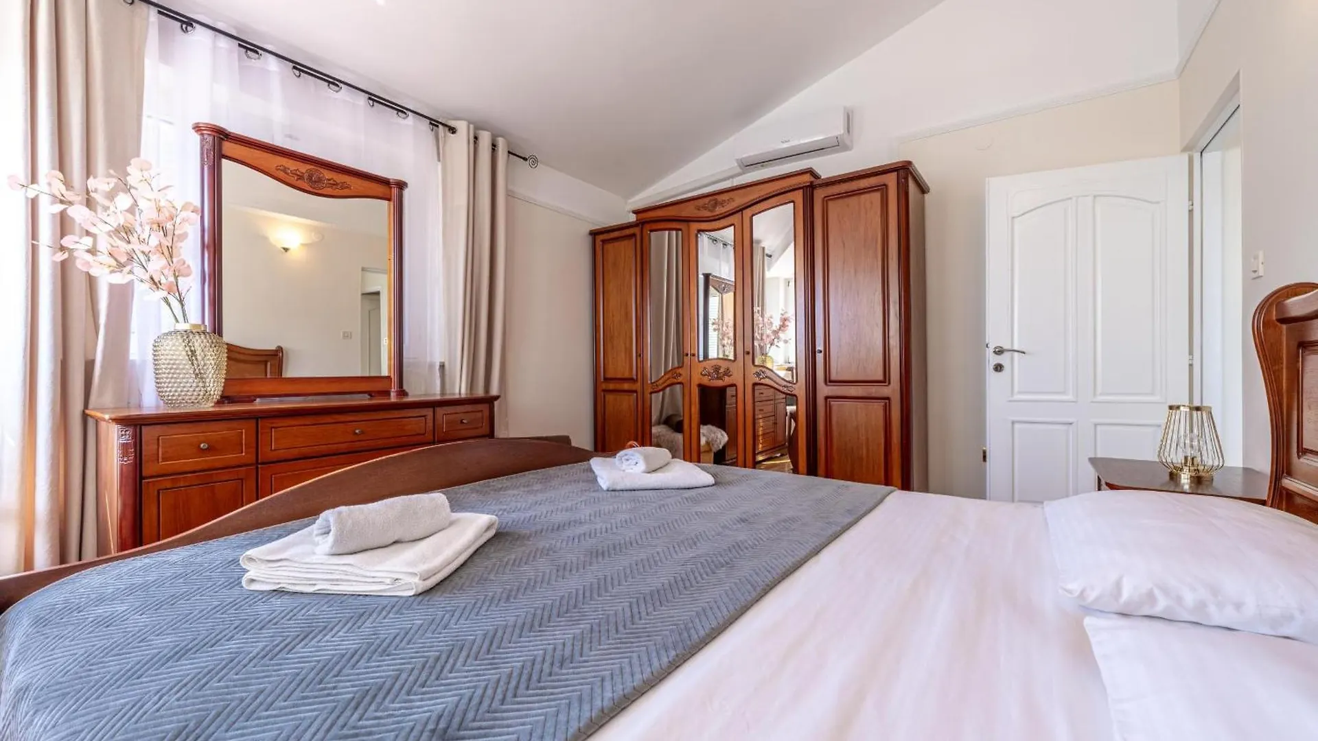 Apartments Donatella Pjescana Uvala