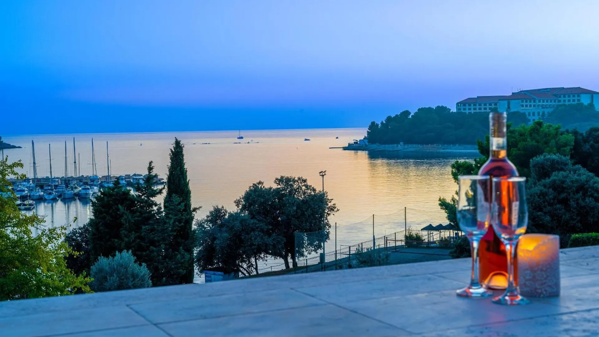 Apartments Donatella location