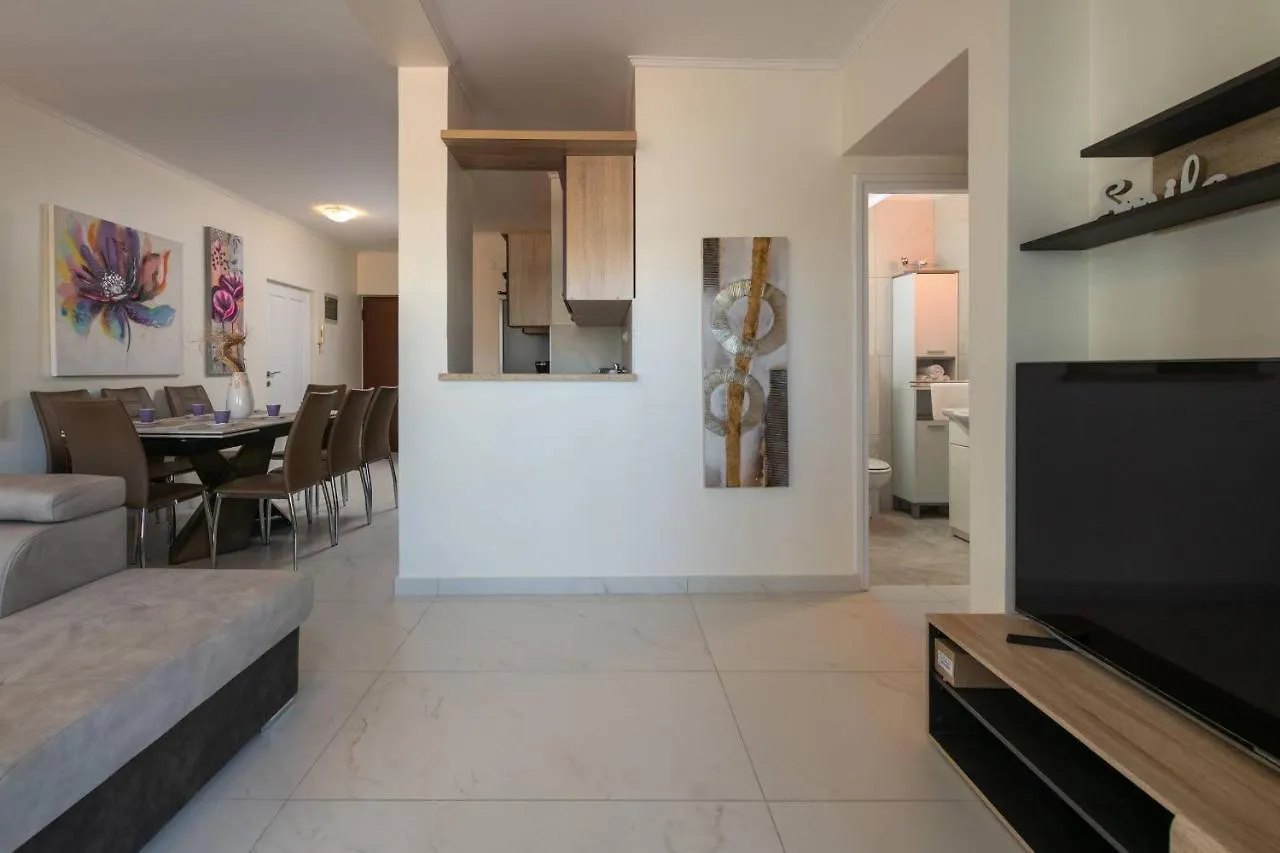 Apartments Donatella Pjescana Uvala