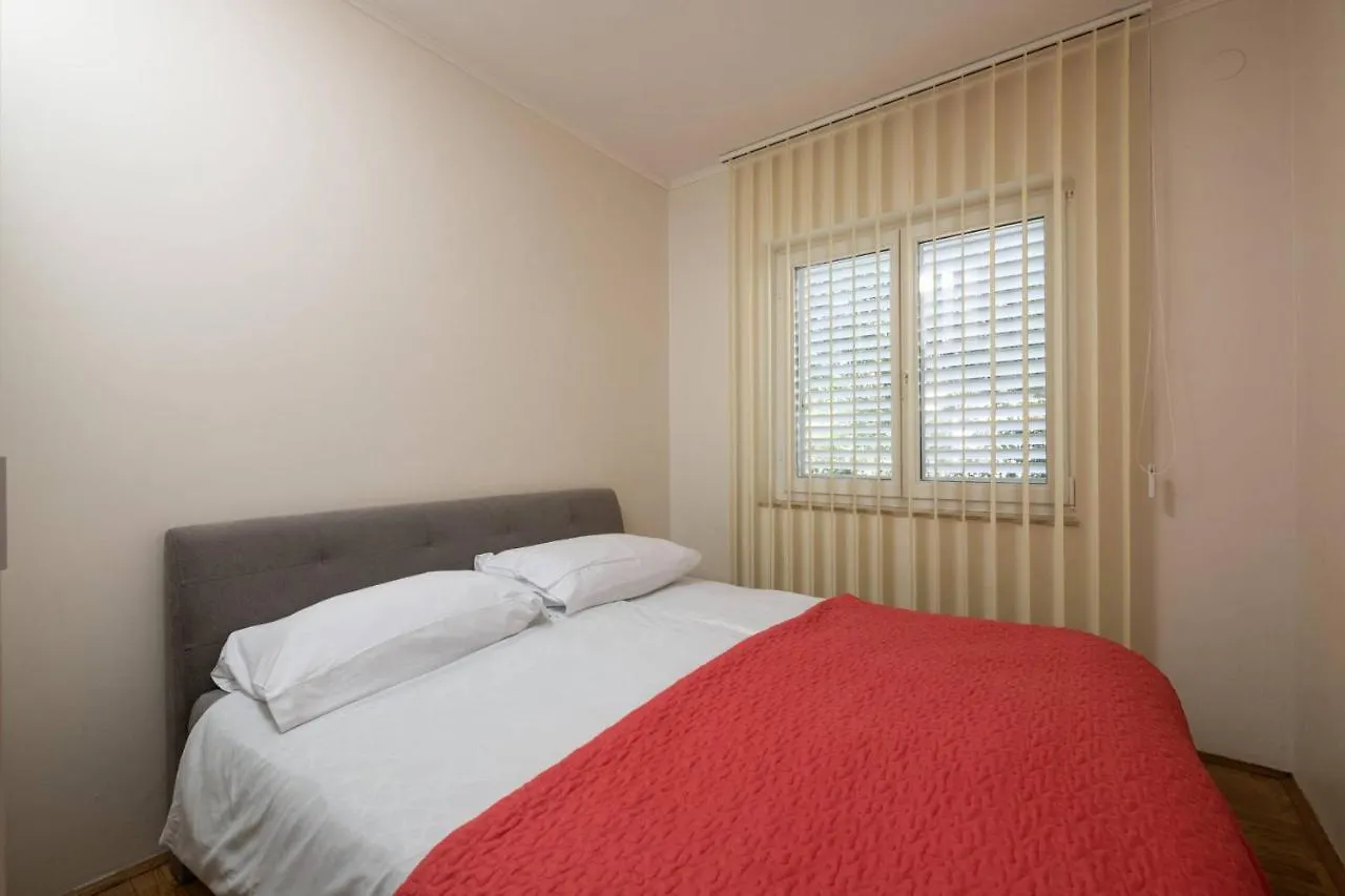 Apartments Donatella Pjescana Uvala Croatia
