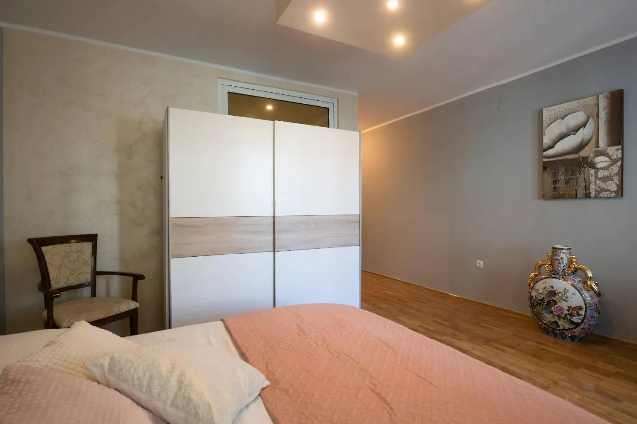 Apartments Donatella Pjescana Uvala Croatia