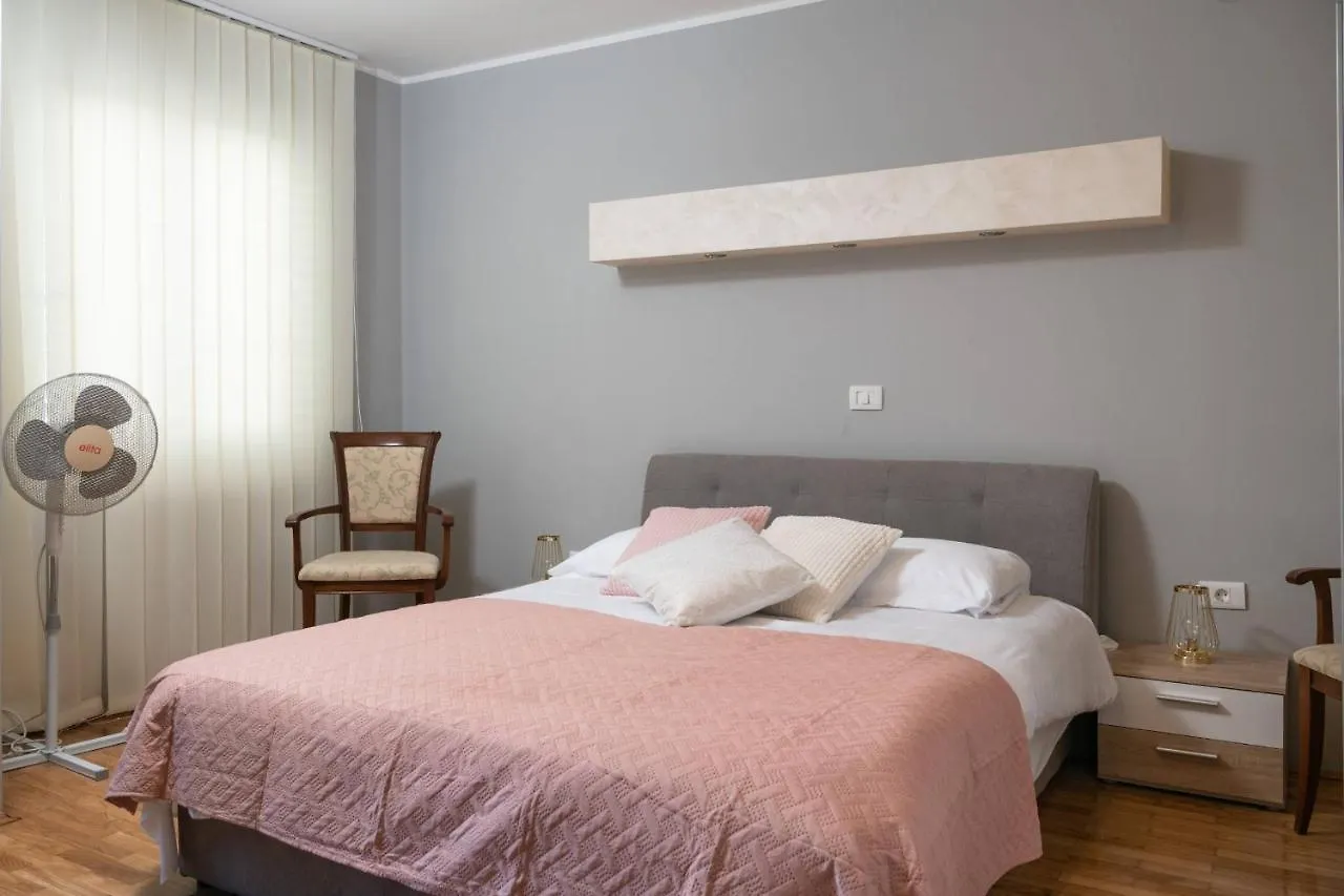 Apartments Donatella Pjescana Uvala