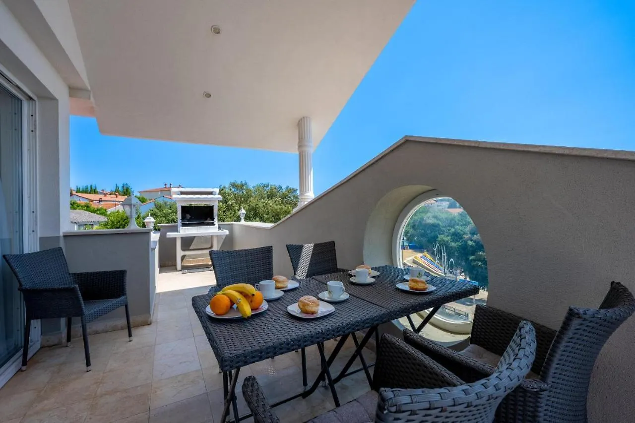 Apartments Donatella Pjescana Uvala