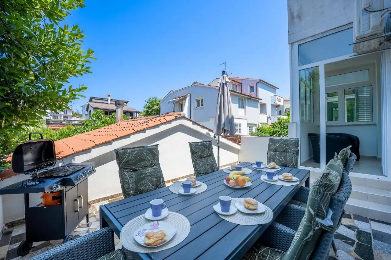Apartments Donatella Pjescana Uvala Croatia