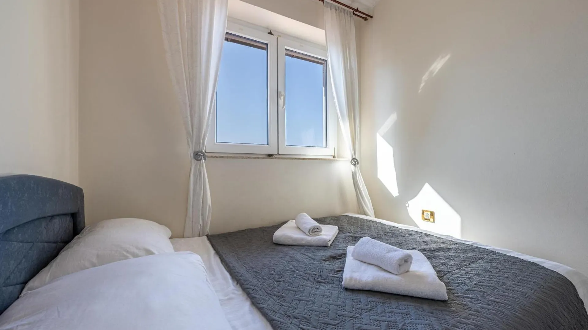 Apartments Donatella Pjescana Uvala